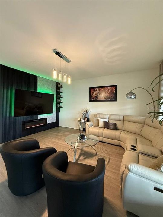 For Rent: $3,200 (4 beds, 2 baths, 2174 Square Feet)