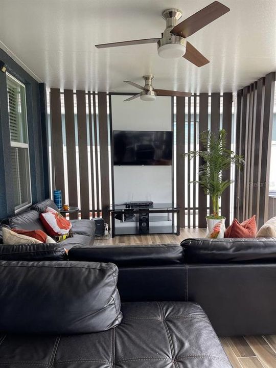 For Rent: $3,200 (4 beds, 2 baths, 2174 Square Feet)