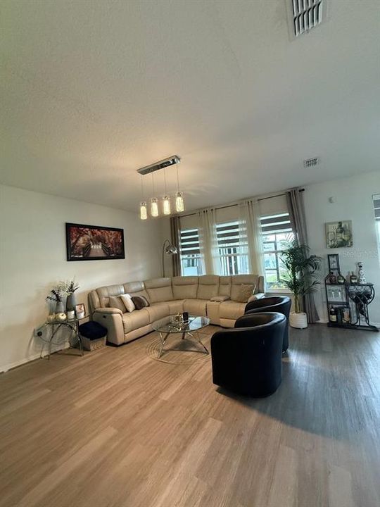 For Rent: $3,200 (4 beds, 2 baths, 2174 Square Feet)