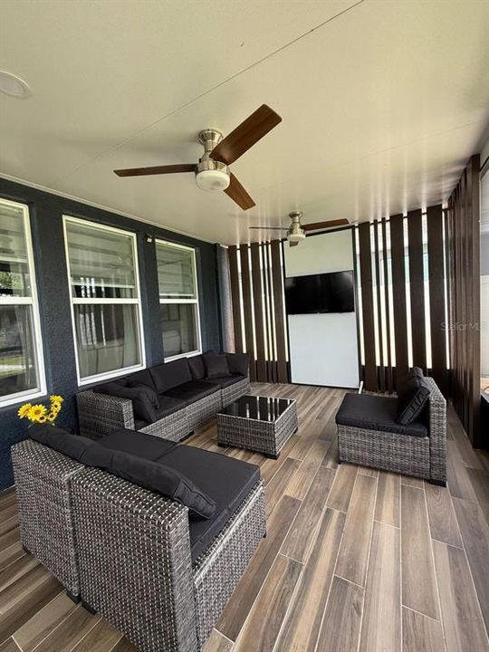 For Rent: $3,200 (4 beds, 2 baths, 2174 Square Feet)
