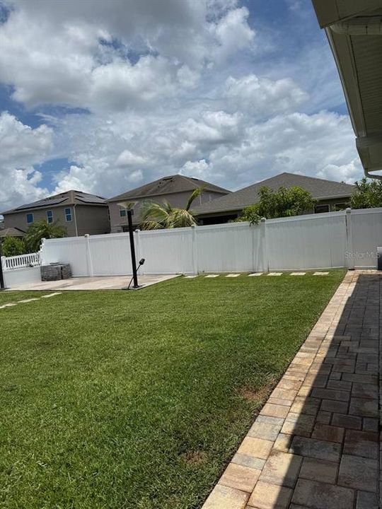 For Rent: $3,200 (4 beds, 2 baths, 2174 Square Feet)