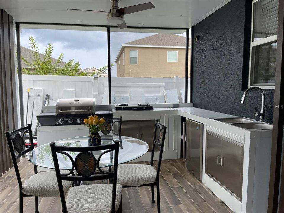 For Rent: $3,200 (4 beds, 2 baths, 2174 Square Feet)