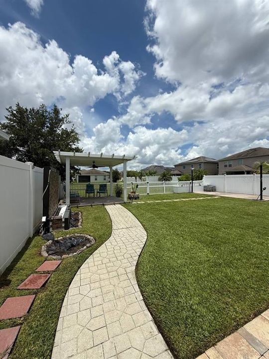 For Rent: $3,200 (4 beds, 2 baths, 2174 Square Feet)