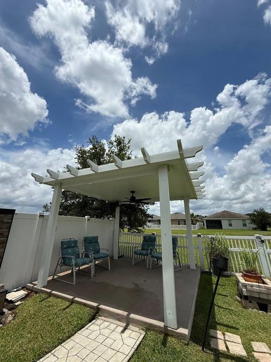 For Rent: $3,200 (4 beds, 2 baths, 2174 Square Feet)