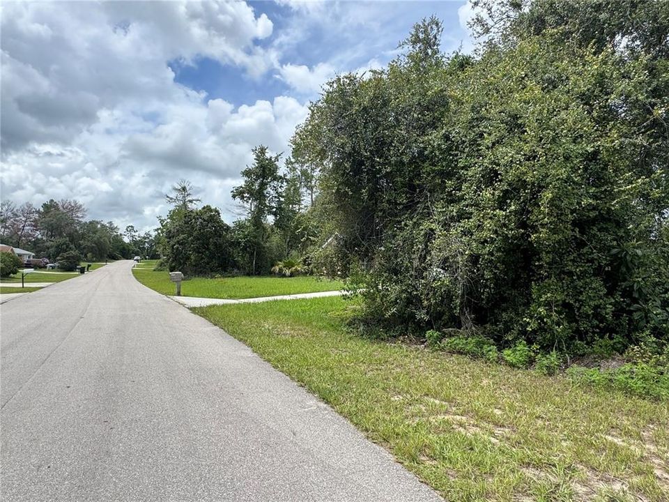 На продажу: $45,000 (0.24 acres)