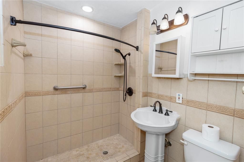 En Venta: $215,000 (2 camas, 2 baños, 1196 Pies cuadrados)