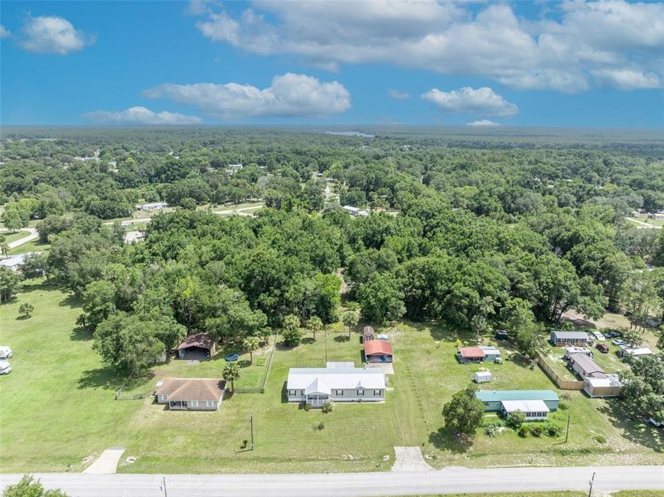 合同活跃: $240,000 (4 贝兹, 2 浴室, 2280 平方英尺)