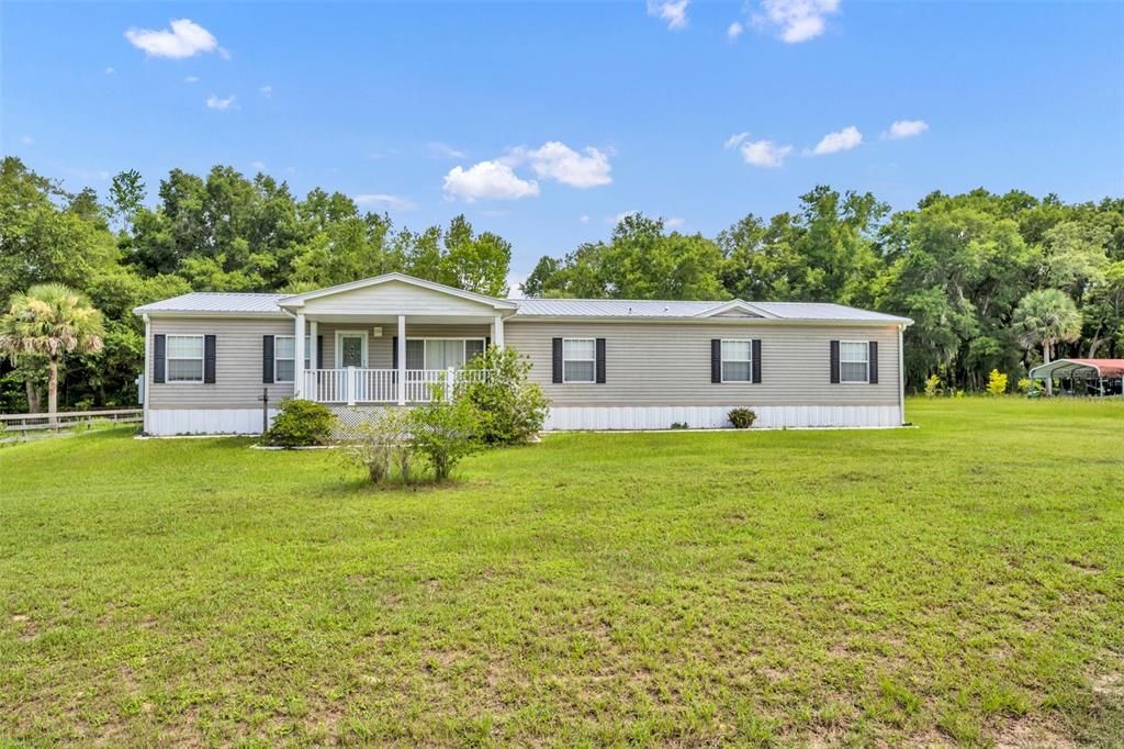 合同活跃: $240,000 (4 贝兹, 2 浴室, 2280 平方英尺)