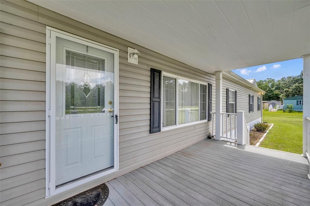 合同活跃: $240,000 (4 贝兹, 2 浴室, 2280 平方英尺)