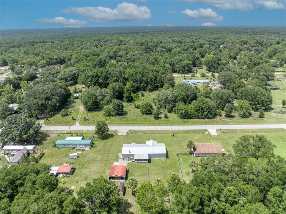 合同活跃: $240,000 (4 贝兹, 2 浴室, 2280 平方英尺)