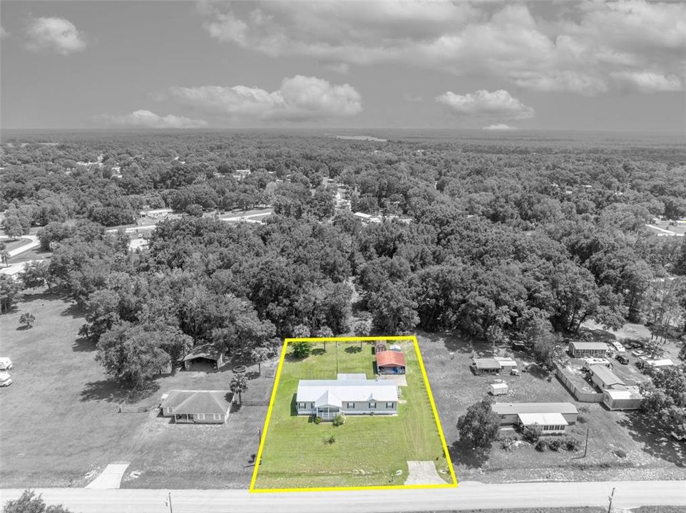 合同活跃: $240,000 (4 贝兹, 2 浴室, 2280 平方英尺)