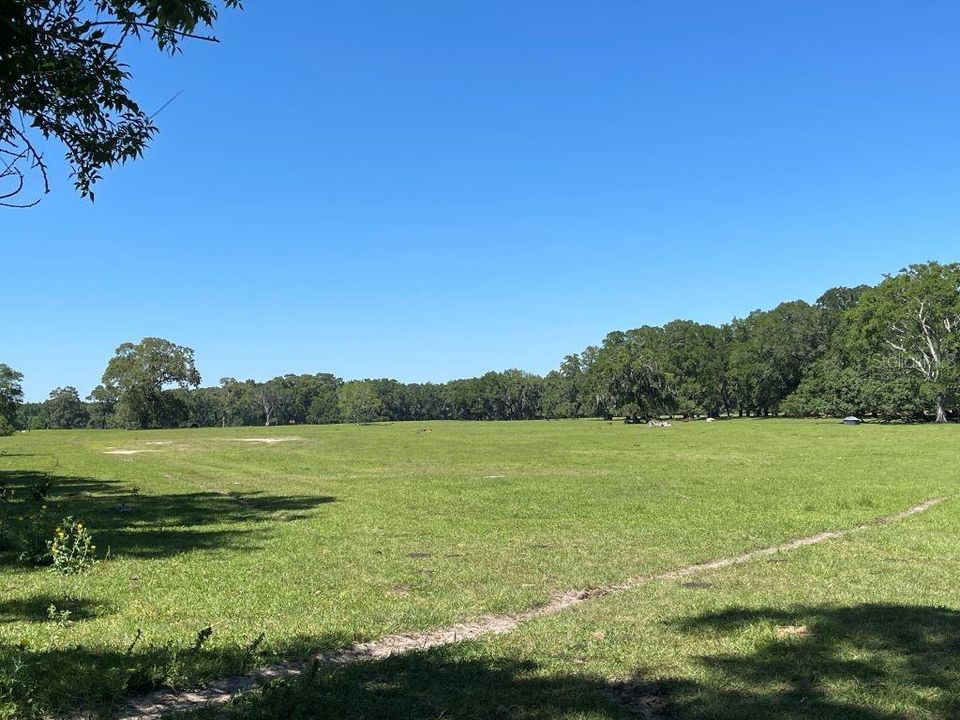 待售: $2,150,000 (108.76 acres)