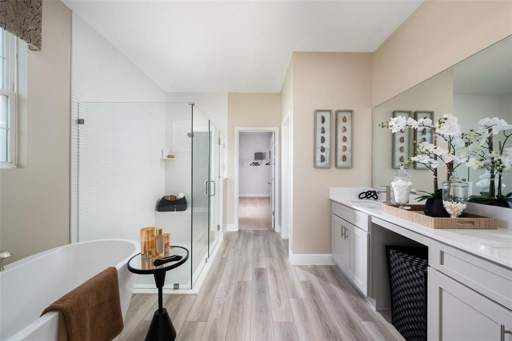 Active With Contract: $579,990 (6 beds, 4 baths, 3357 Square Feet)