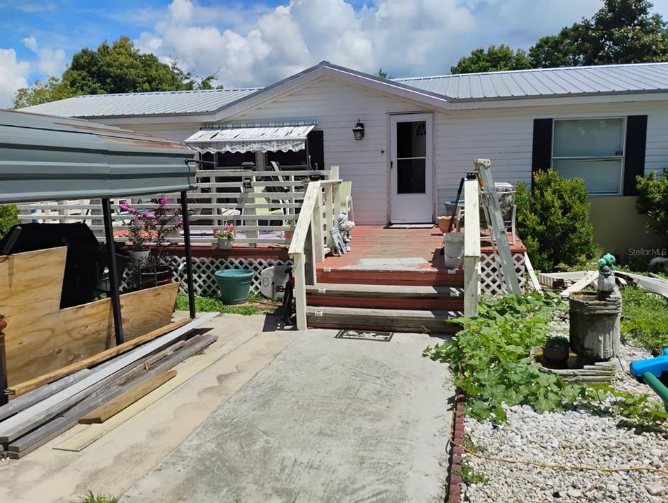 Recently Sold: $210,000 (3 beds, 2 baths, 1404 Square Feet)