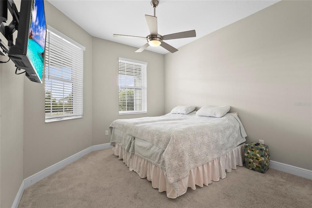 En Venta: $599,900 (3 camas, 2 baños, 1952 Pies cuadrados)