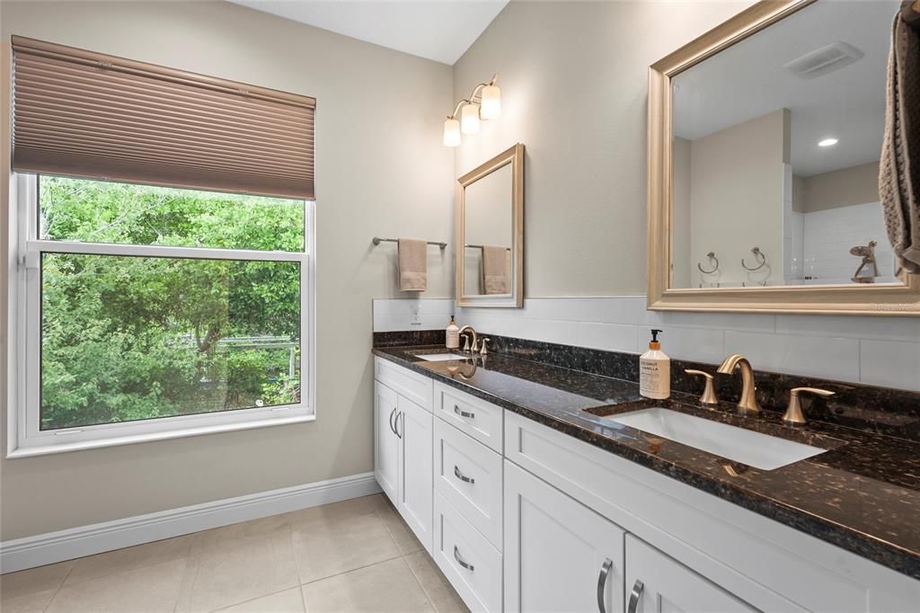 En Venta: $599,900 (3 camas, 2 baños, 1952 Pies cuadrados)