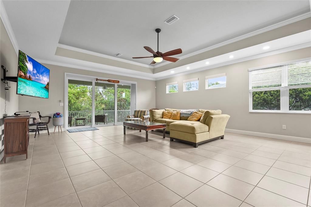 En Venta: $599,900 (3 camas, 2 baños, 1952 Pies cuadrados)