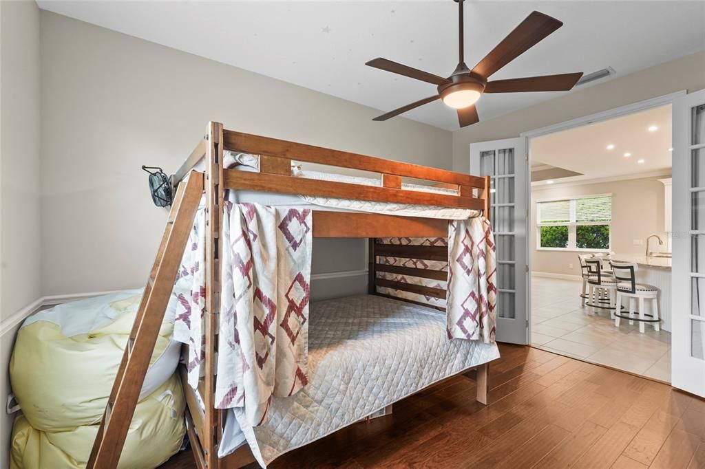 En Venta: $599,900 (3 camas, 2 baños, 1952 Pies cuadrados)