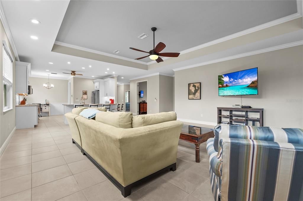 En Venta: $599,900 (3 camas, 2 baños, 1952 Pies cuadrados)