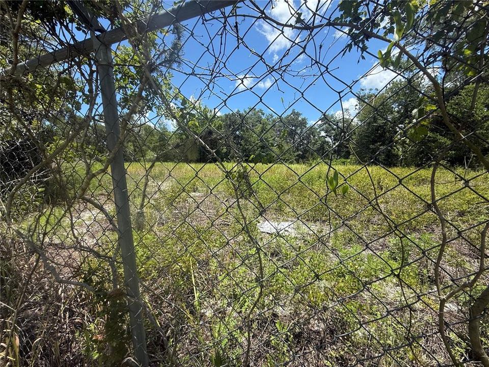 На продажу: $85,000 (1.00 acres)