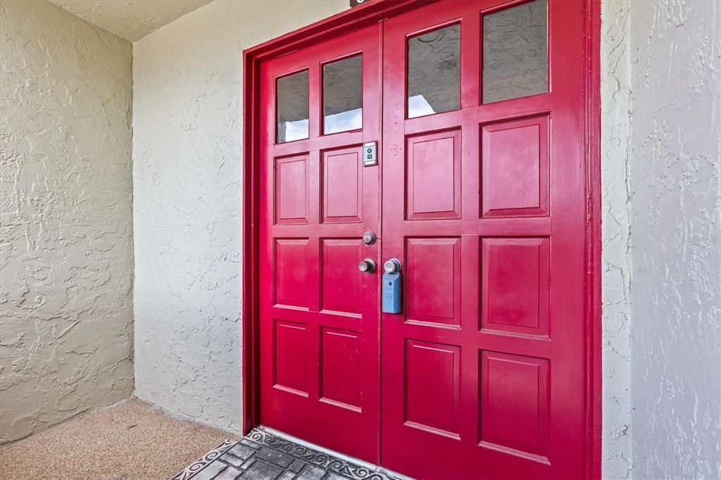 For Sale: $190,000 (2 beds, 2 baths, 980 Square Feet)