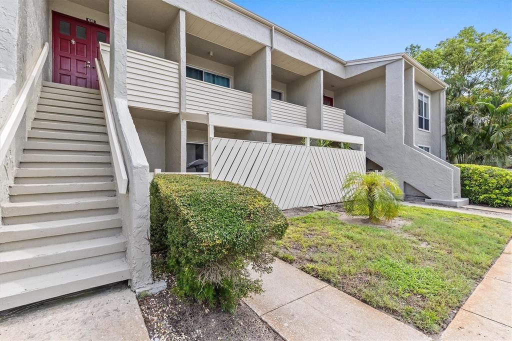 For Sale: $190,000 (2 beds, 2 baths, 980 Square Feet)