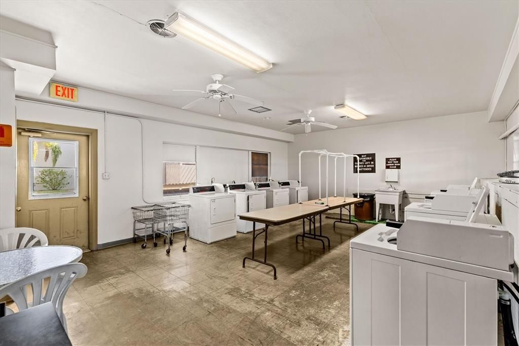 For Sale: $190,000 (2 beds, 2 baths, 980 Square Feet)
