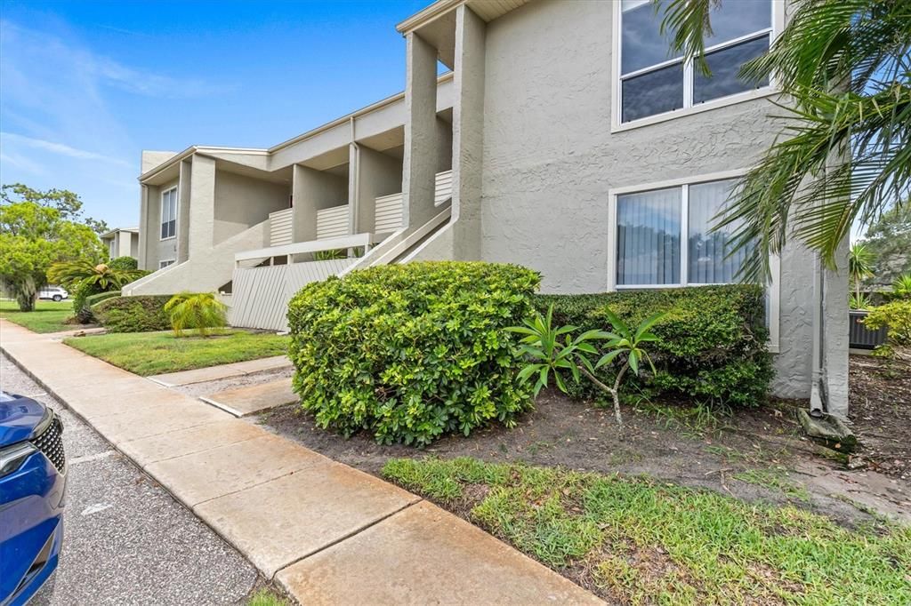 For Sale: $190,000 (2 beds, 2 baths, 980 Square Feet)