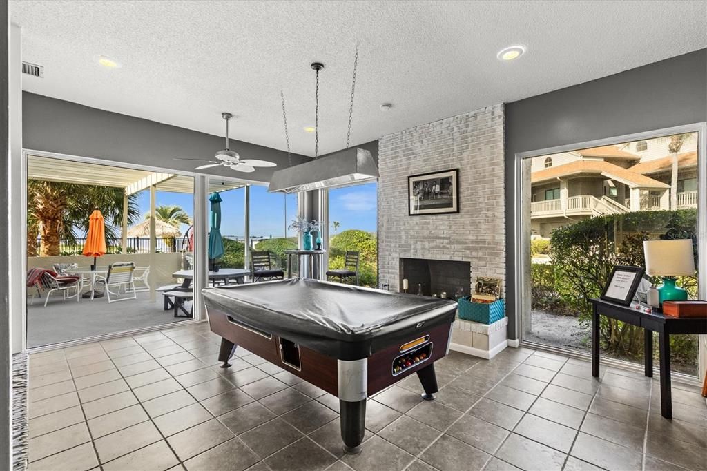 For Sale: $190,000 (2 beds, 2 baths, 980 Square Feet)