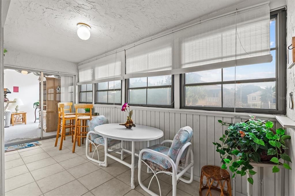 For Sale: $190,000 (2 beds, 2 baths, 980 Square Feet)