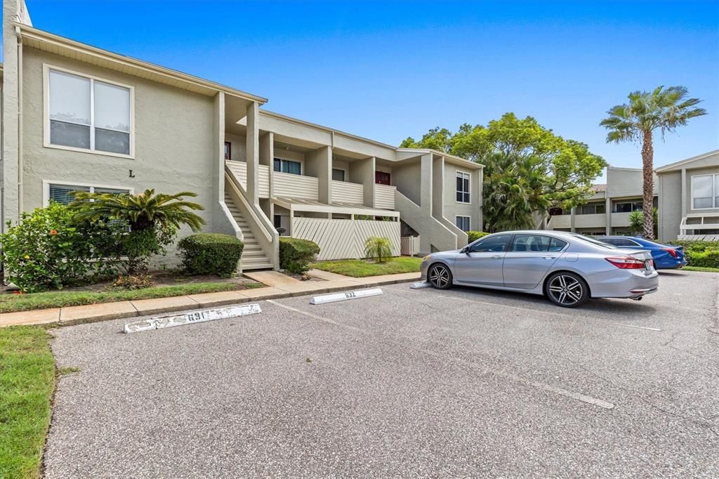 For Sale: $190,000 (2 beds, 2 baths, 980 Square Feet)