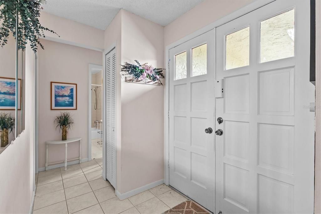 For Sale: $190,000 (2 beds, 2 baths, 980 Square Feet)