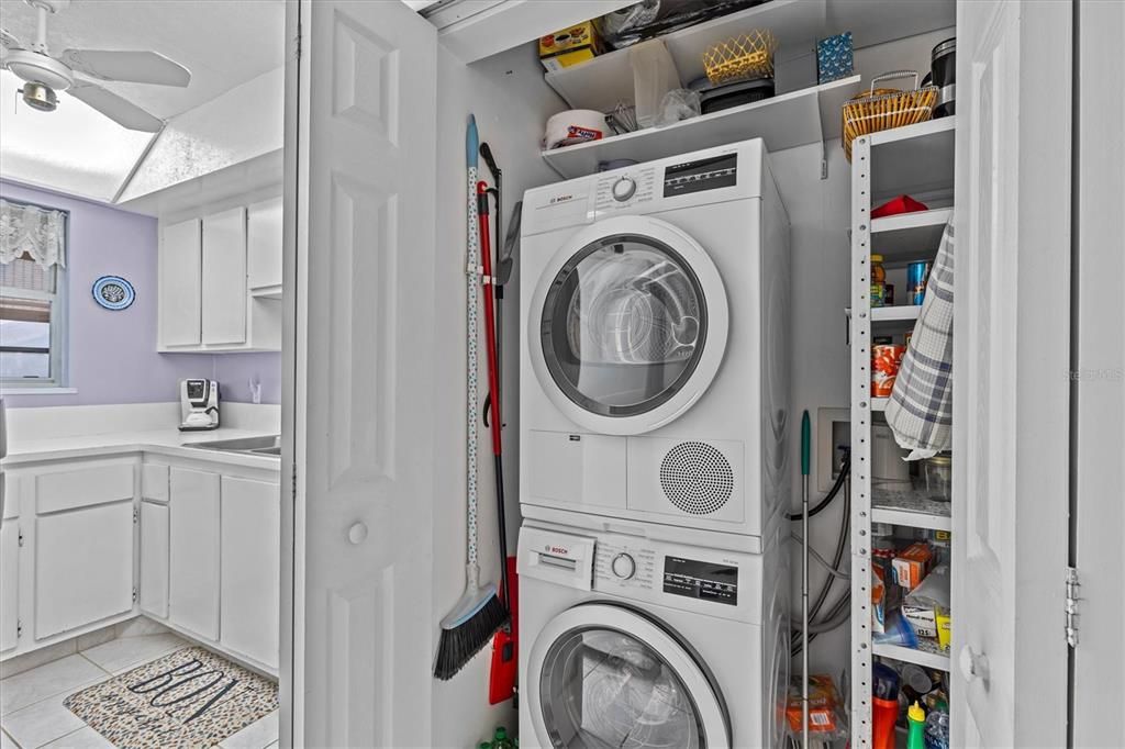 For Sale: $190,000 (2 beds, 2 baths, 980 Square Feet)