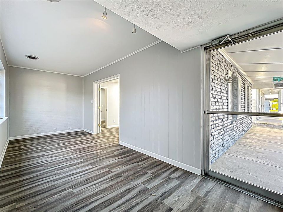 На продажу: $42,140 (0 спален, 0 ванн, 1925 Квадратных фут)