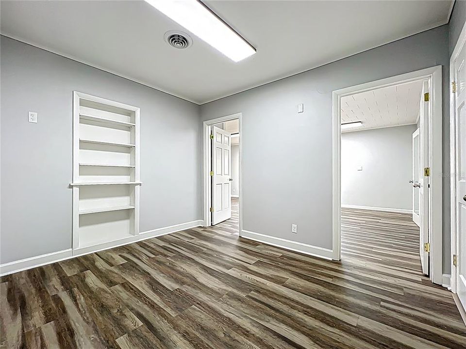 На продажу: $42,140 (0 спален, 0 ванн, 1925 Квадратных фут)