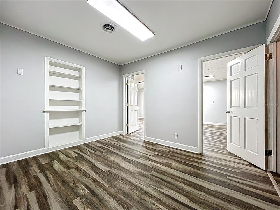 На продажу: $42,140 (0 спален, 0 ванн, 1925 Квадратных фут)