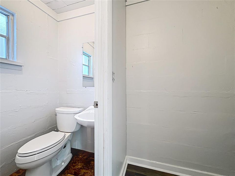 На продажу: $42,140 (0 спален, 0 ванн, 1925 Квадратных фут)