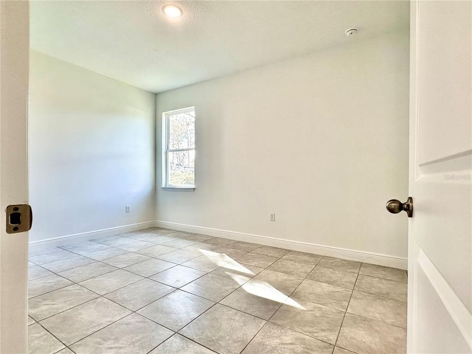 For Rent: $1,840 (4 beds, 3 baths, 1827 Square Feet)