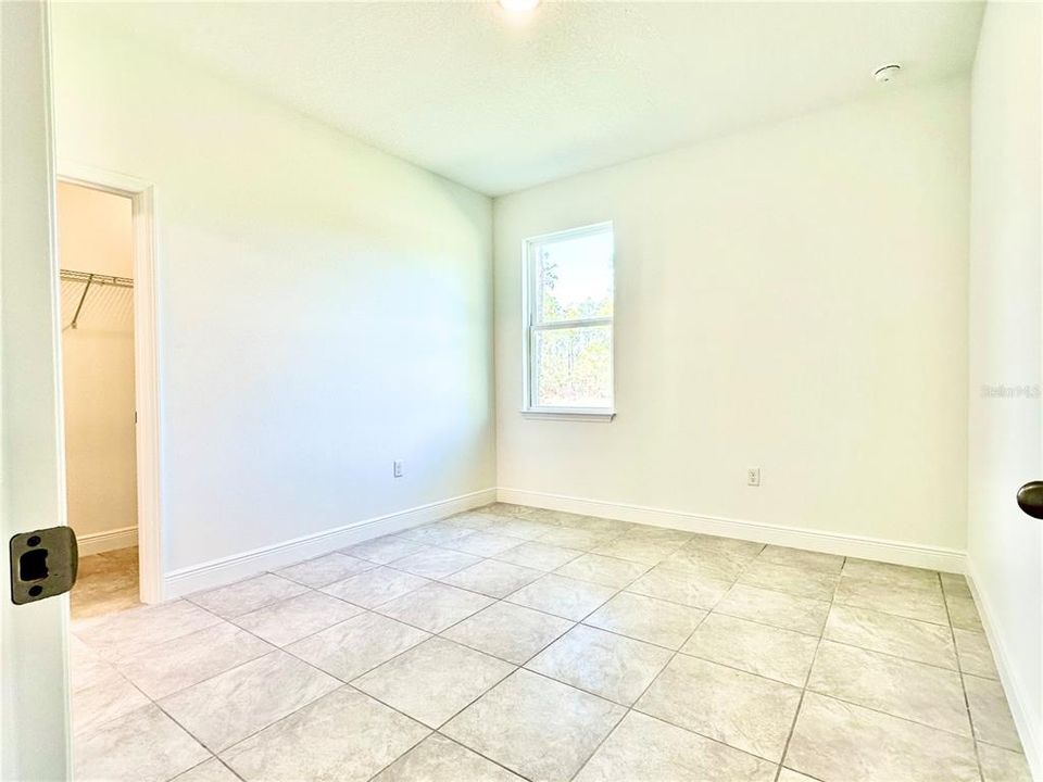 For Rent: $1,840 (4 beds, 3 baths, 1827 Square Feet)