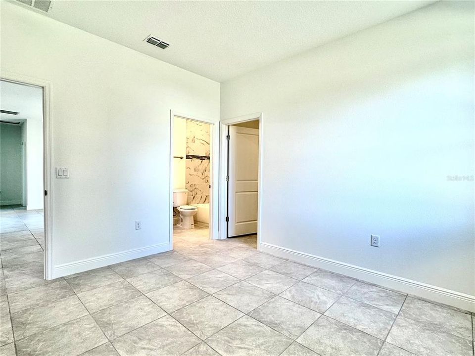 For Rent: $1,840 (4 beds, 3 baths, 1827 Square Feet)