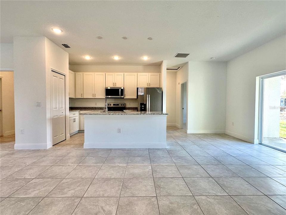 For Rent: $1,840 (4 beds, 3 baths, 1827 Square Feet)