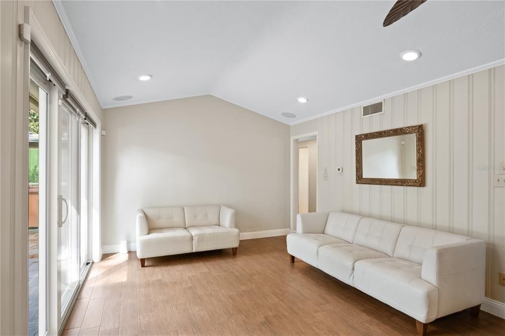 На продажу: $980,000 (3 спален, 2 ванн, 1769 Квадратных фут)