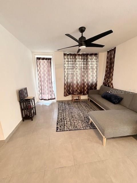 Activo con contrato: $155,000 (2 camas, 1 baños, 900 Pies cuadrados)