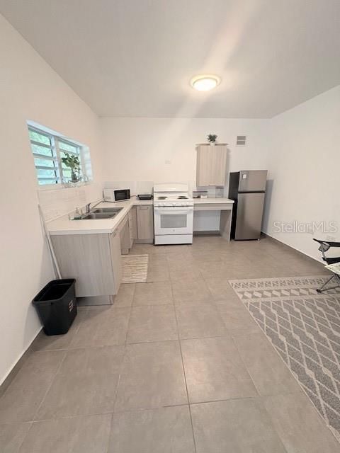 Activo con contrato: $155,000 (2 camas, 1 baños, 900 Pies cuadrados)