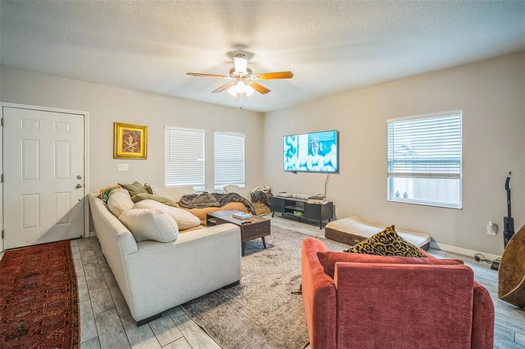 For Sale: $449,900 (3 beds, 2 baths, 1650 Square Feet)