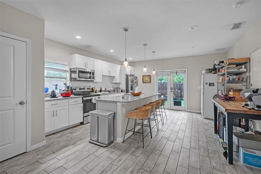 For Sale: $449,900 (3 beds, 2 baths, 1650 Square Feet)