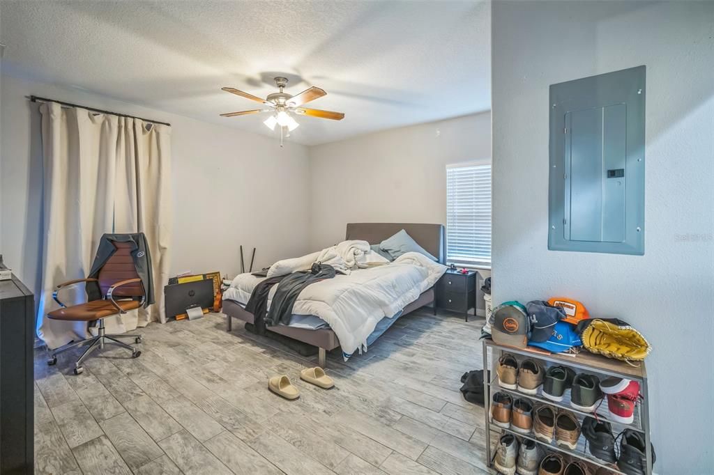 For Sale: $449,900 (3 beds, 2 baths, 1650 Square Feet)