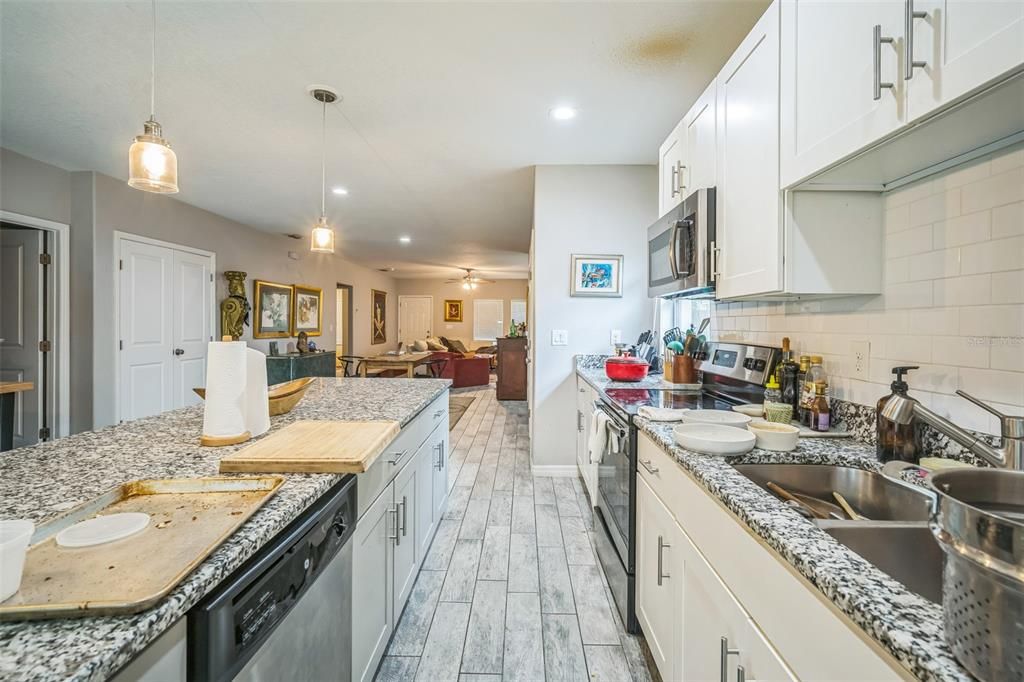 For Sale: $449,900 (3 beds, 2 baths, 1650 Square Feet)