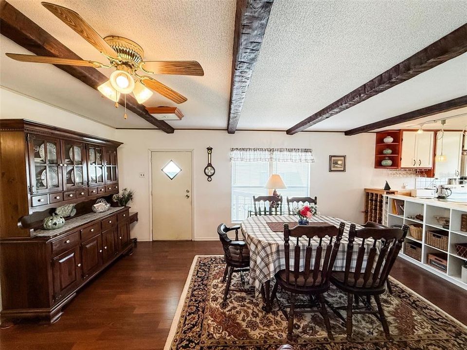 待售: $287,500 (3 贝兹, 2 浴室, 1288 平方英尺)