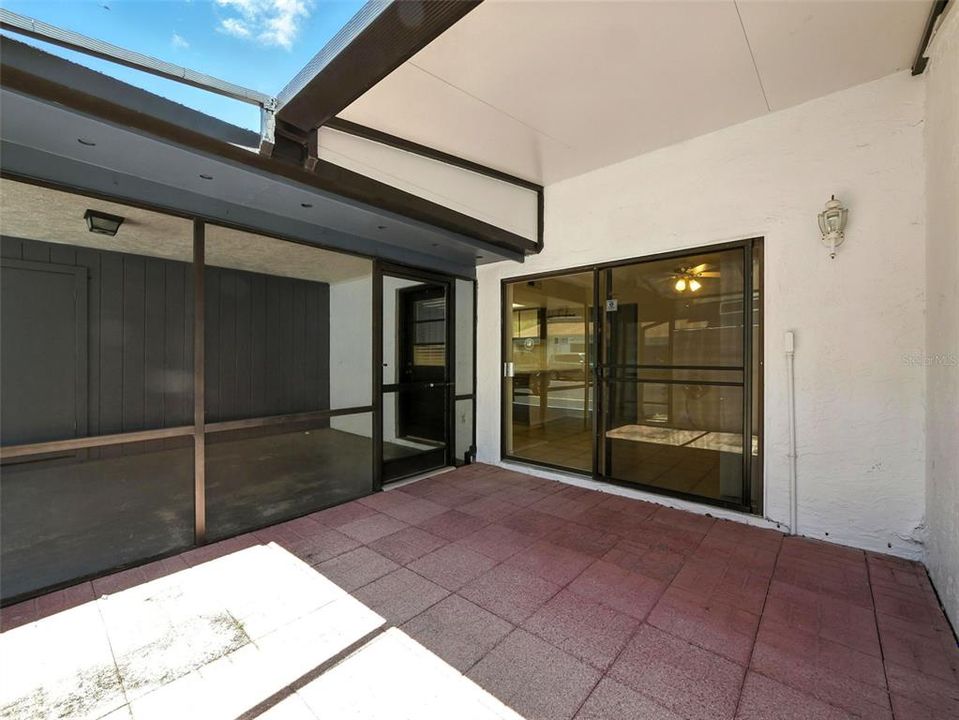 待售: $234,000 (2 贝兹, 1 浴室, 1340 平方英尺)